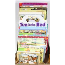 BOX WITH 30 CHILDRENS BOOKS
