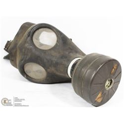 VINTAGE 2F GAS MASK