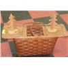 Image 1 : VINTAGE WOOD BASKET