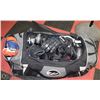 Image 1 : DUFFLE BAG OF HOCKEY GEAR