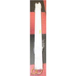 HANGING FLUORESCENT SHOP LIGHT