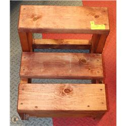 WOOD STEP STOOL