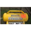 Image 2 : Dewalt 200 PSI Compressor