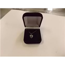 SILVER NECKLACE WITH HEART PENDANT