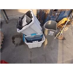 LOT OF ASSORTED TOTES