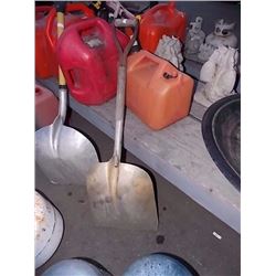 SCRAPPER SHOVEL - D-HANDLE