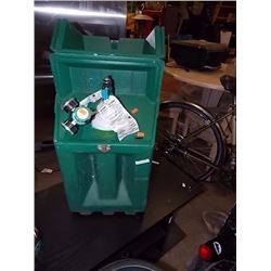 HUDSON OXYGEN BOTTLE & GADGE