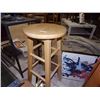Image 1 : MAPLE BAR STOOL