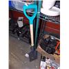 Image 1 : NEW YARD WORKS D-HANDLE SHOVEL