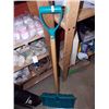 Image 1 : SNOW SHOVEL