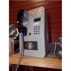 CREDIT CARD PAY PHONE - NO KEYS