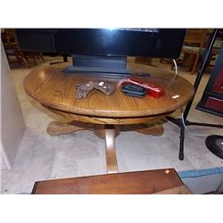RETRO OAK ROUND COFFEE TABLE