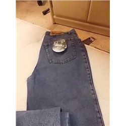 NEW JEANS - SIZE 32