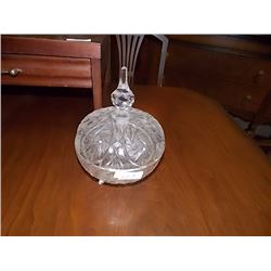 COVERED CRYSTAL BOWL WITH FEET