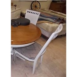 VINTAGE WHITE DINING CHAIRS - 4 TTL