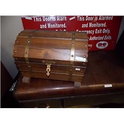 OAK TREASURE CHEST WITH ROUNDED HINGED LID & BRASS ACCENT