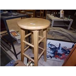 MAPLE BAR STOOL