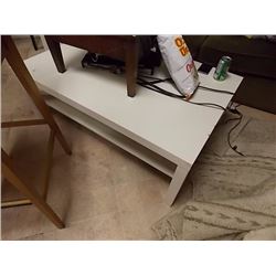 LARGE WHITE COFFEE TABLE