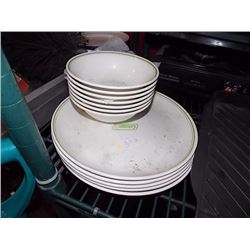 COLEMAN CAMPING DISHES - NEW - 12PC