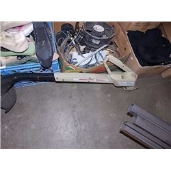 CRAFTSMAN ELECTRIC WEED WACKER - PS