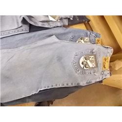 NEW JEANS - SIZE 32