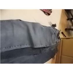 NEW JEANS - SIZE 32