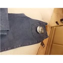 NEW JEANS - SIZE 32