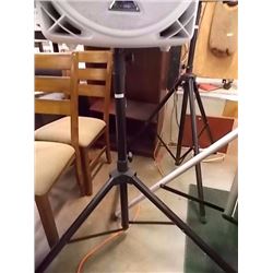 ULTIMATE SPEAKER STAND