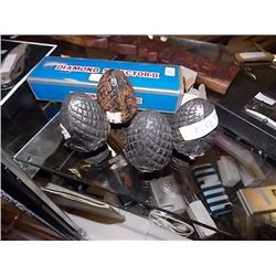 VINTAGE CAST IRON ACORN TOPS - 4 TTTL