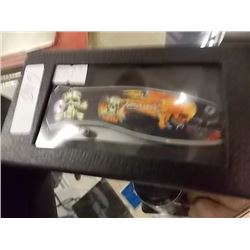 FOLDING KNIFE WITH SKULL IMAGE