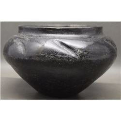 SANTA CLARA POTTERY JAR