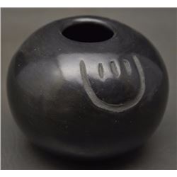 SANTA CLARA POTTERY BOWL (MINNIE)