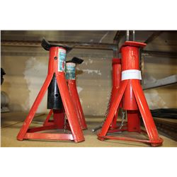 TWO PAIR OF JACKSTANDS