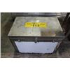 Image 1 : METAL TOOL BOX