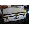 Image 1 : GREY STORAGE TRUNK WITH PURSES, MARILYN MONROE PURSE