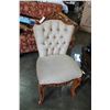 Image 1 : NEW ITALIAN BUTTON BACK CHAIR