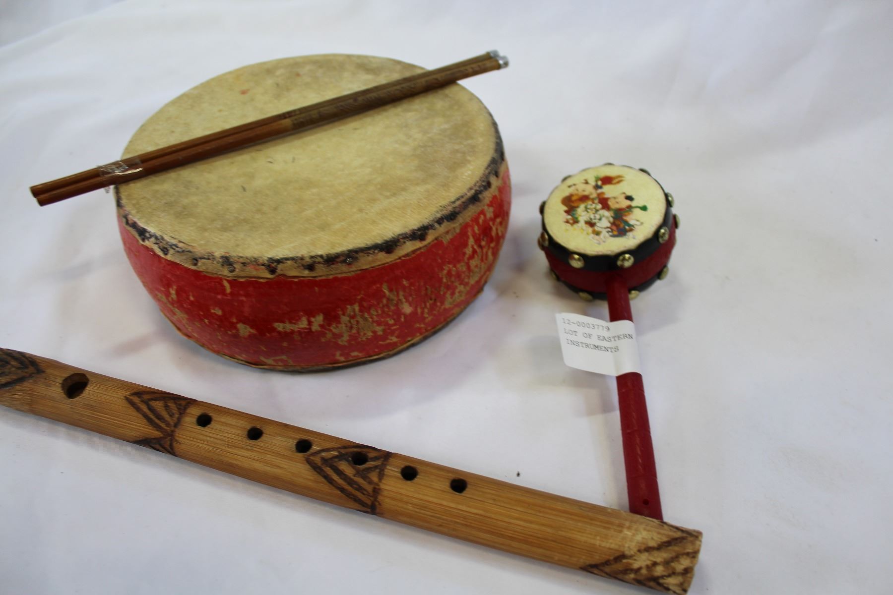 LOT OF EASTERN MUSICAL INSTRUMENTS