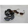 Image 1 : FOUR PAIR OF FOSTER GRANT SUNGLASSES