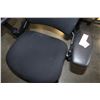 Image 2 : ROLLING BLACK OFFICE CHAIR