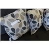 Image 1 : FOUR TEARDROP PATTERN PILLOWS