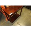 Image 2 : MAHOGANY FINISH 1-DRAWER ENDTABLE