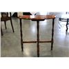 Image 2 : VINTAGE WOOD D-TABLE