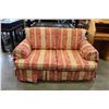 Image 1 : ABSTRACT LOVESEAT