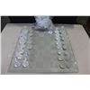 Image 2 : GLASS CHESS BOARD WITH 2 SETS OF PIECES