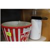 Image 2 : RIVAL POPCORN MAKER WITH POPCORN BOWL AND CUTTING BOARD
