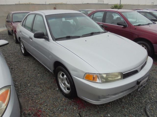 Mitsubishi mirage de 2000