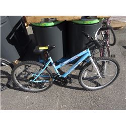 18 Speed Ladies Huffy "Granite" Mountain Bike