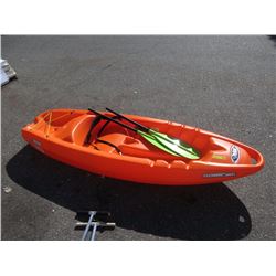 Pelican Sonic 80x Kayak with Paddles