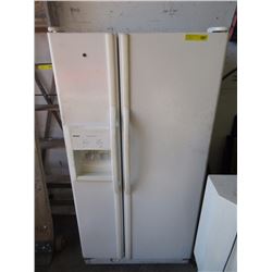 Kenmore White Fridge With Ice Maker