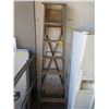 Image 1 : 7 Foot Wooden Step Ladder